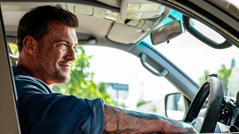 Saksikan Aksi Terbaru Alan Ritchson di Film Runner Yang Lagi Tayang!
